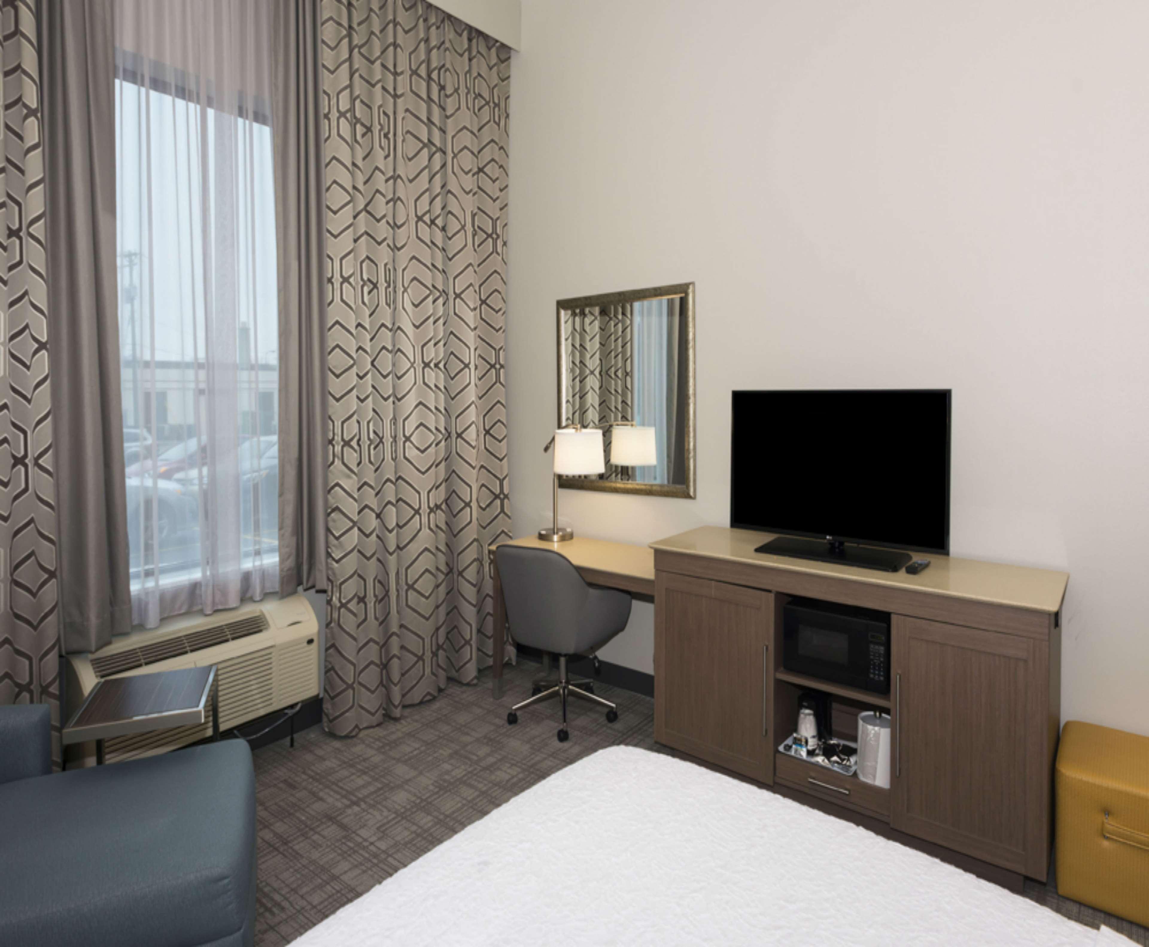 Hampton Inn And Suites Minneapolis University Area, Mn מראה חיצוני תמונה