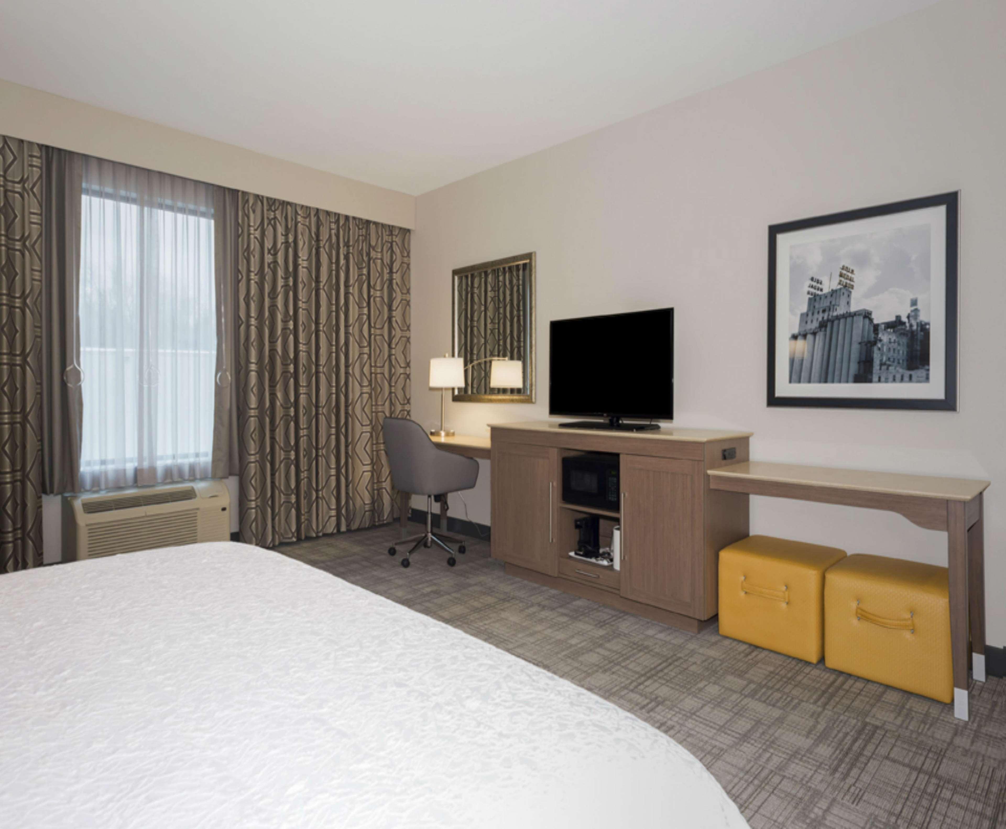 Hampton Inn And Suites Minneapolis University Area, Mn מראה חיצוני תמונה